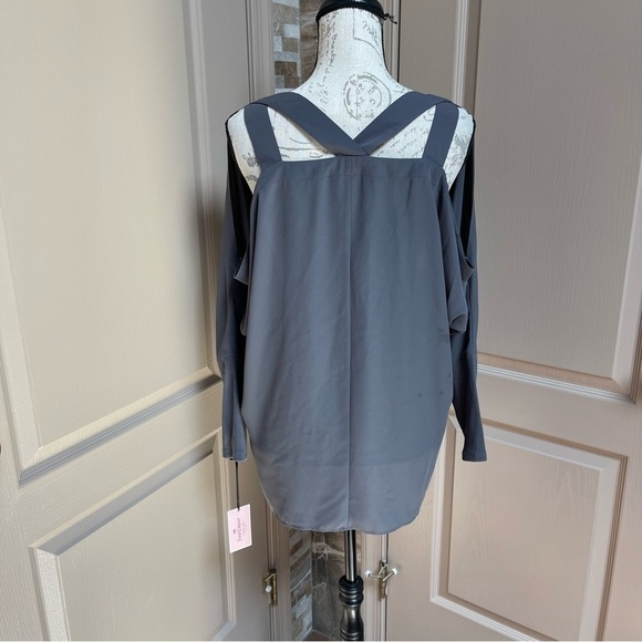 Juicy COUTURE Gray NWT V-Neck Top with Cut outs and Rhinestones Sz L - Picture 8 of 16